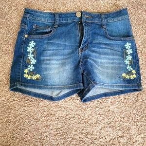 Jean shorts size 28